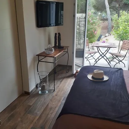 بيت ضيافة La Couloumine *