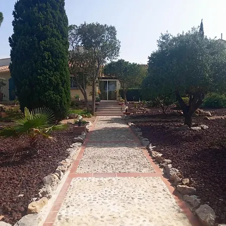 La Couloumine بيت ضيافة