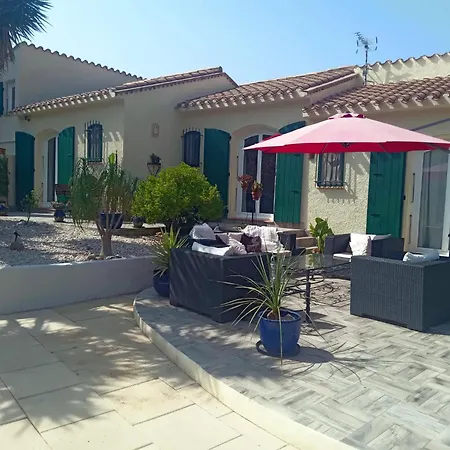 La Couloumine بيت ضيافة